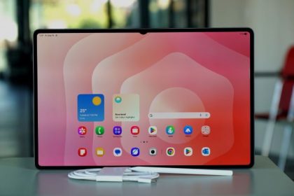 گلکسی تب S11 اولترا در دفتر ما؛ بررسی کوتاه پرچمدار جدید سامسونگ 13 گلکسی تب S11 اولترا در دفتر ما؛ بررسی کوتاه پرچمدار جدید سامسونگ