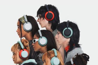 CMF Headphone Pro معرفی شد: ۱۰۰ ساعت شارژ، کنترل فیزیکی و قابلیت شخصی‌سازی بی‌نظیر