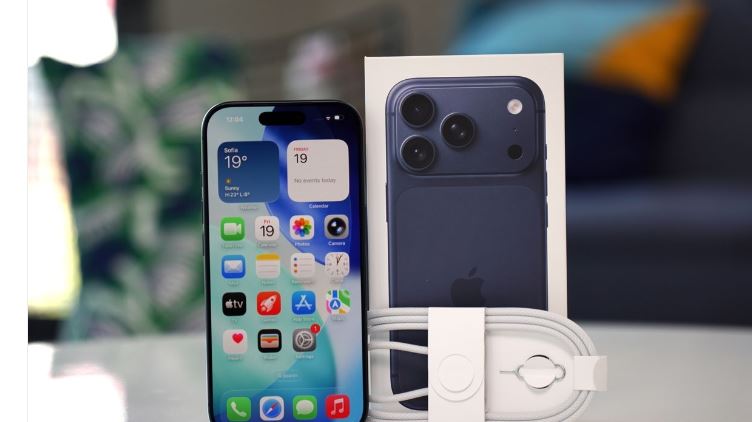 بررسی آیفون 17 پرو؛ بازگشت اپل با بدنه آلومینیومی و تغییرات چشمگیر 17 بررسی آیفون 17 پرو؛ بازگشت اپل با بدنه آلومینیومی و تغییرات چشمگیر