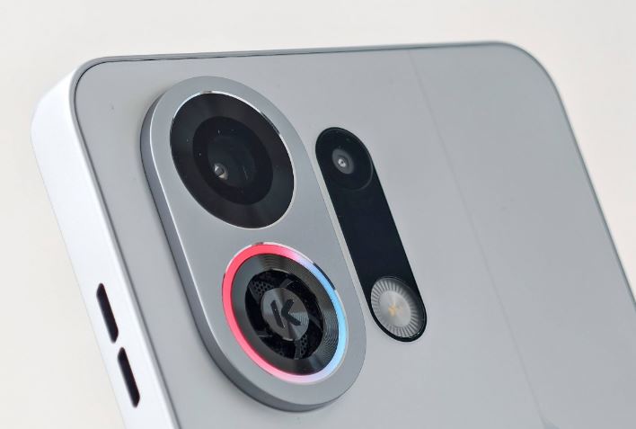 اوپو K13 توربو پرو با فن داخلی و باتری ۷۰۰۰ میلیآمپری؛ میانردهای فراتر از انتظار 17 اوپو K13 توربو پرو با فن داخلی و باتری ۷۰۰۰ میلیآمپری؛ میانردهای فراتر از انتظار