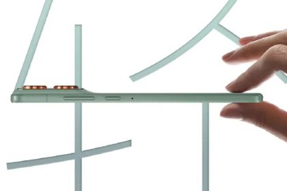 Motorola Moto X70 Air معرفی شد؛ باریکترین میانرده با باتری ۴۸۰۰ میلیآمپرساعت 13 Motorola Moto X70 Air معرفی شد؛ باریکترین میانرده با باتری ۴۸۰۰ میلیآمپرساعت