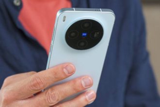 vivo X300 با دوربین ۲۰۰ مگاپیکسلی از راه رسید؛ خداحافظی با گوشی‌های کوچک