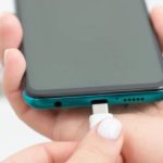 ۵ وسیله خطرناک که هرگز نباید به پورت USB گوشی وصل کنید