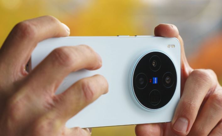 vivo X300 با دوربین ۲۰۰ مگاپیکسلی از راه رسید؛ خداحافظی با گوشیهای کوچک 15 vivo X300 با دوربین ۲۰۰ مگاپیکسلی از راه رسید؛ خداحافظی با گوشیهای کوچک