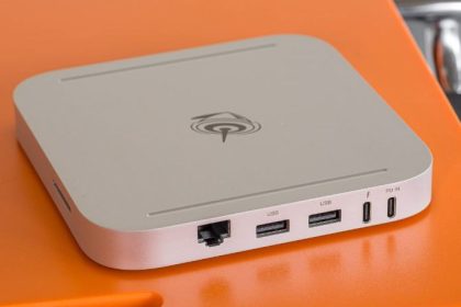 بررسی مینی پیسی Beelink SER9 Pro؛ غول کوچک رایزن 7 با داک توسعه M.2 13 بررسی مینی پیسی Beelink SER9 Pro؛ غول کوچک رایزن 7 با داک توسعه M.2