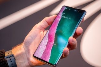 بررسی تخصصی کیفیت تاچ‌ال‌سی‌دی در گوشی‌های سامسونگ، آیفون و شیائومی