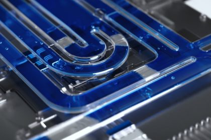 REDMAGIC سیستم خنککننده مایع پیشرفته خود را رونمایی کرد؛ پایان دوران داغ شدن گوشیها 13 REDMAGIC سیستم خنککننده مایع پیشرفته خود را رونمایی کرد؛ پایان دوران داغ شدن گوشیها