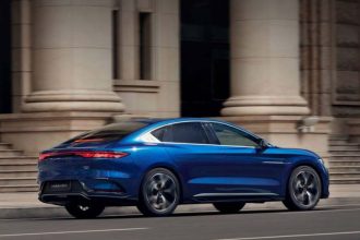 BYD در سه‌ماهه سوم ۲۰۲۵ از تسلا پیشی گرفت و به پرفروش‌ترین خودروساز برقی جهان تبدیل شد