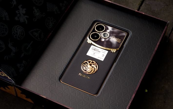 جعبهگشایی نسخه محدود Realme 15 Pro با تم Game of Thrones 18 جعبهگشایی نسخه محدود Realme 15 Pro با تم Game of Thrones