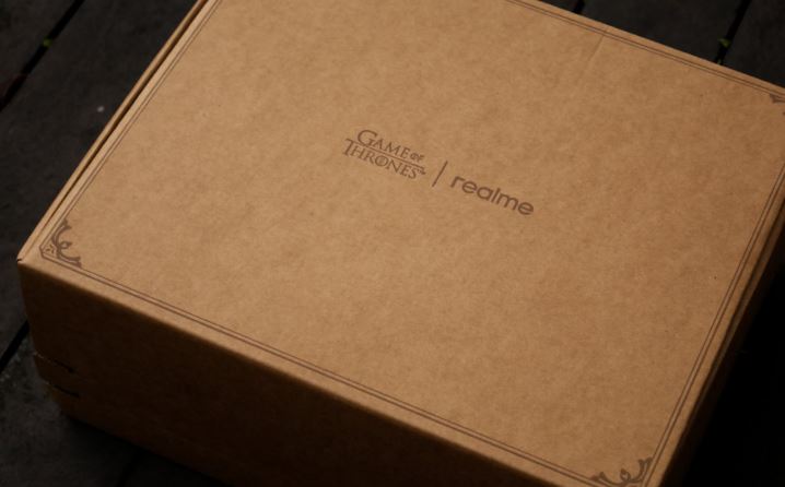 جعبهگشایی نسخه محدود Realme 15 Pro با تم Game of Thrones 14 جعبهگشایی نسخه محدود Realme 15 Pro با تم Game of Thrones