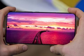 خبر بد برای علاقه‌مندان؛ احتمال لغو تولید iQOO 15 Mini قوت گرفت