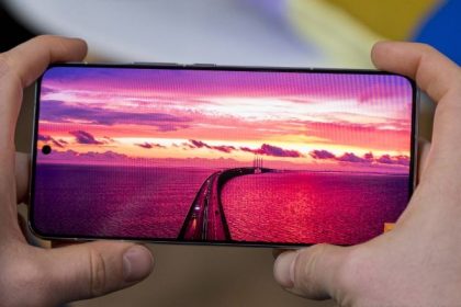 خبر بد برای علاقهمندان؛ احتمال لغو تولید iQOO 15 Mini قوت گرفت 13 خبر بد برای علاقهمندان؛ احتمال لغو تولید iQOO 15 Mini قوت گرفت