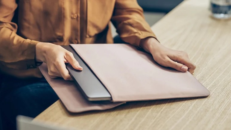 راهکار اضطراری: اگر مجبور شدیم لپ‌تاپ را در ماشین بگذاریم چه کنیم؟