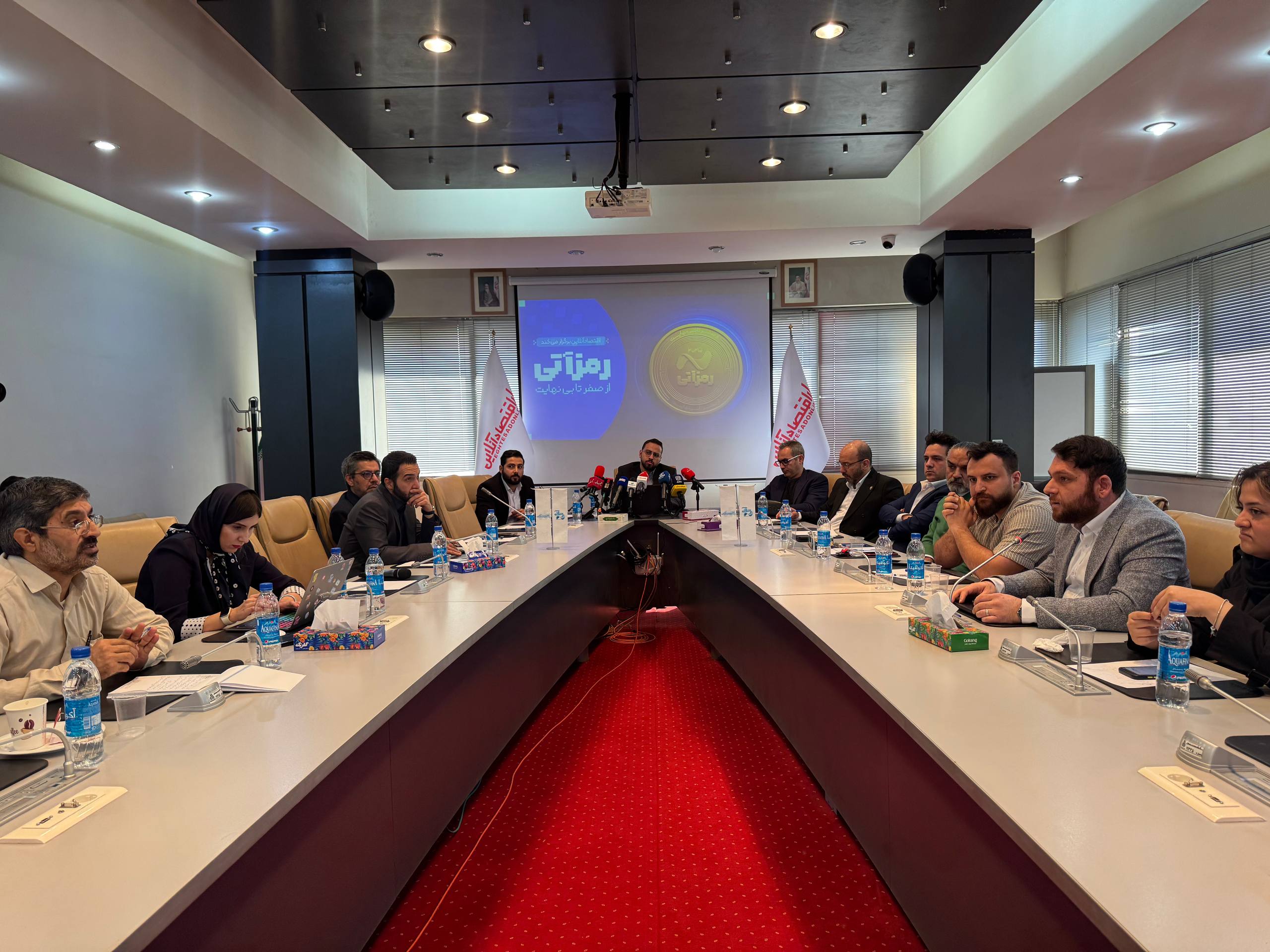 صنعت رمزارز در بزنگاه تصمیمگیری؛ هشدار فعالان در دومین رویداد رمزآتی 14 صنعت رمزارز در بزنگاه تصمیمگیری؛ هشدار فعالان در دومین رویداد رمزآتی